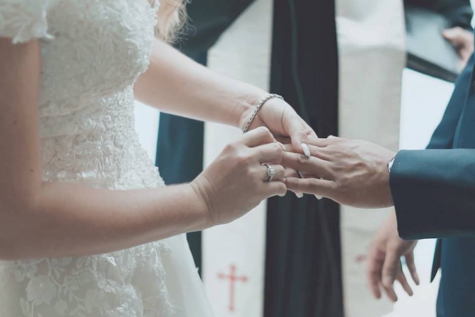 Placing wedding rings