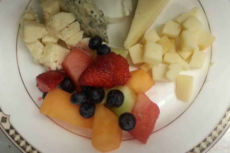 mini fruit and cheese display