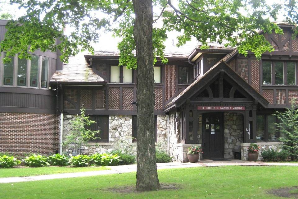 Charles H. MacNider Art Museum