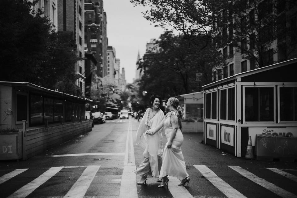 Wedding couple walking in NYC