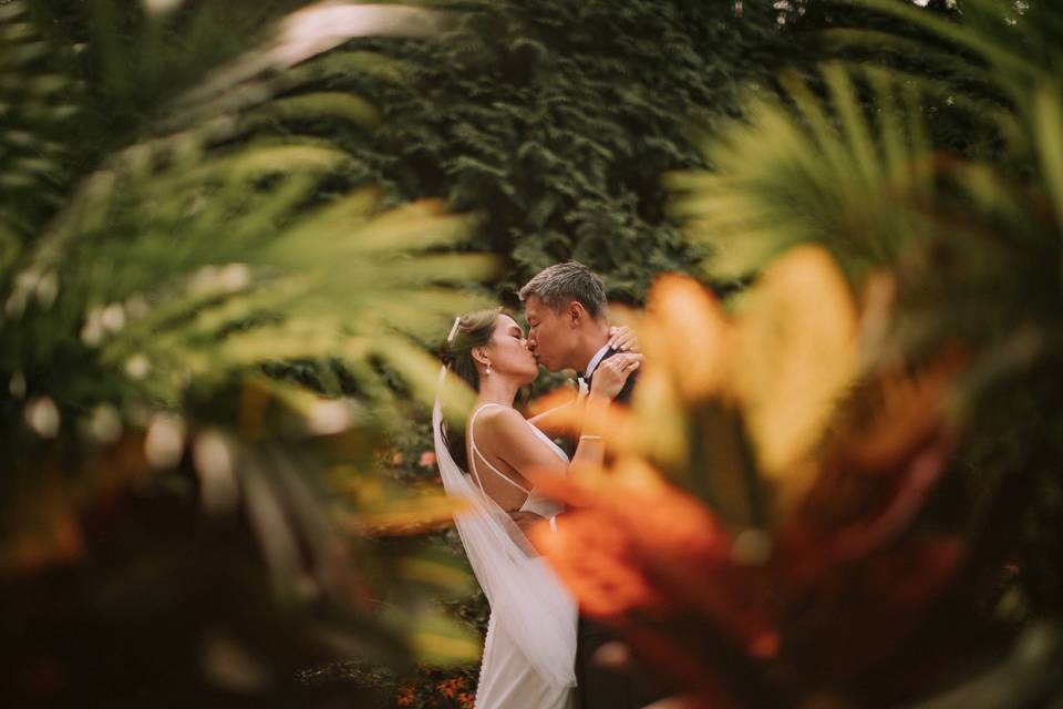 Tropical wedding vibes
