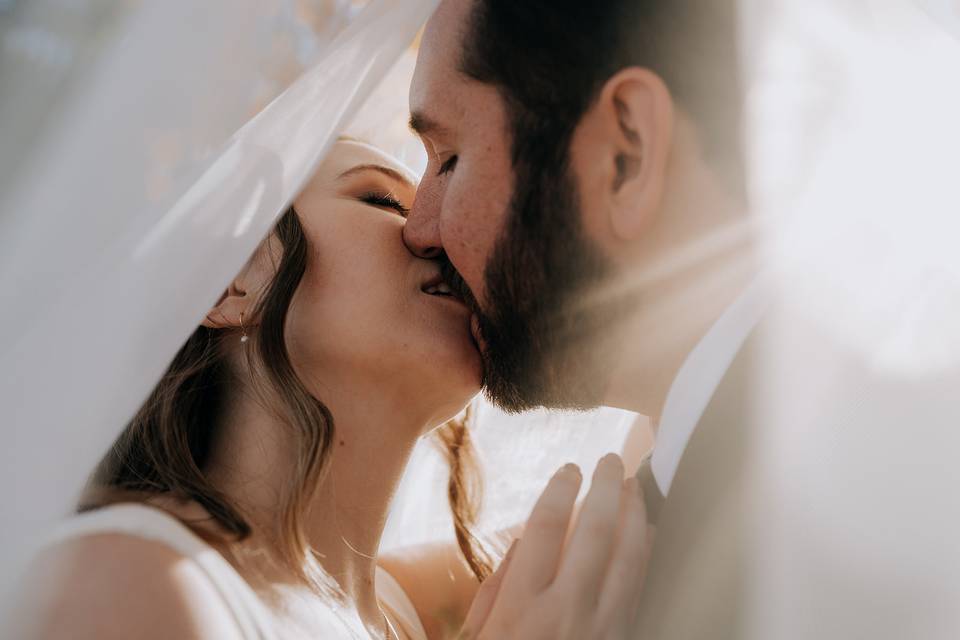 Under veil shot
