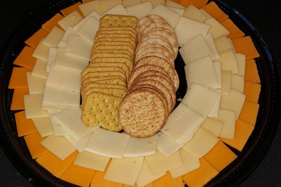 Cheese and crackers platter