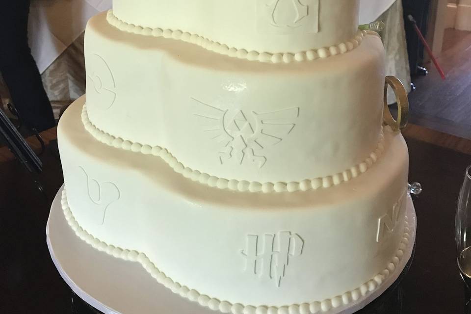 Holly's Cakes LLC