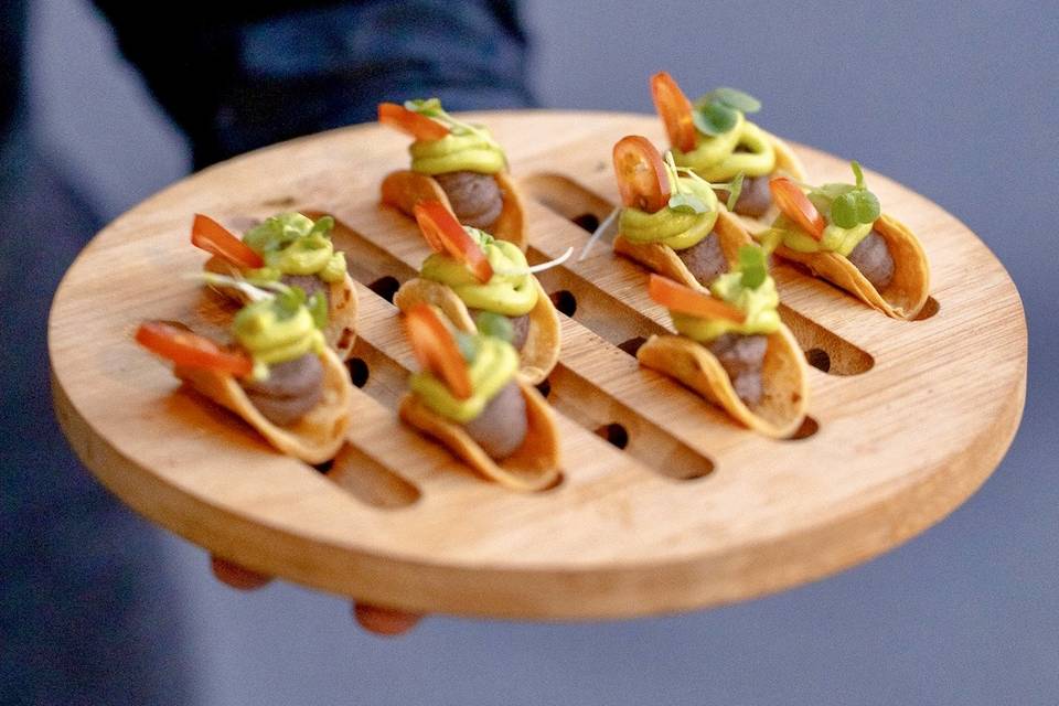Mini tacos with avocado mousse