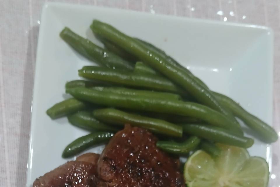 Lamb chop dish