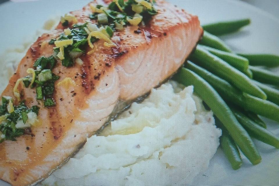 Salmon with asparagu