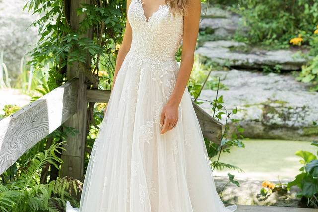 Adore Bridal Boutique in Washington Dress Attire Federal Way