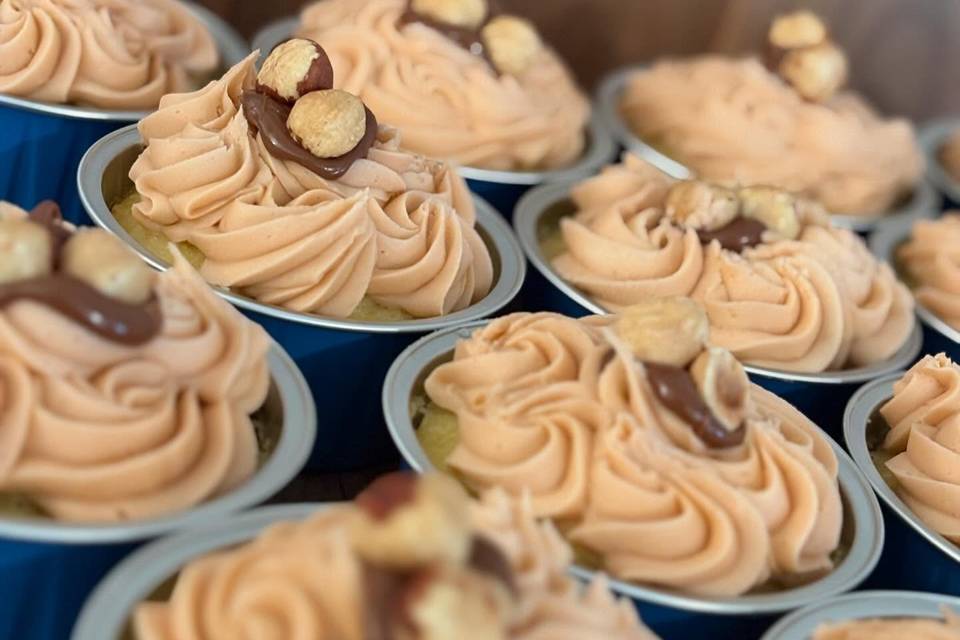 Amanda’s Creations Cakery & Dessert Bar