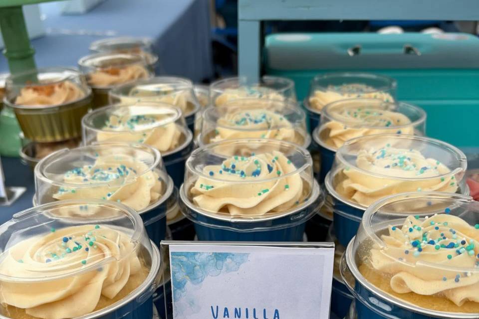 Amanda’s Creations Cakery & Dessert Bar
