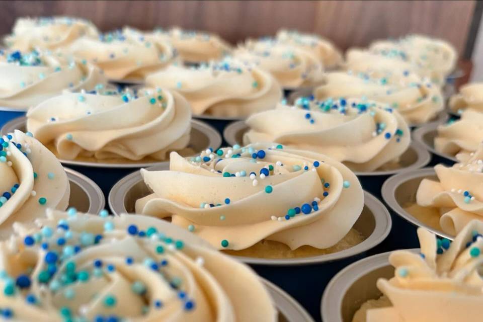 Amanda’s Creations Cakery & Dessert Bar