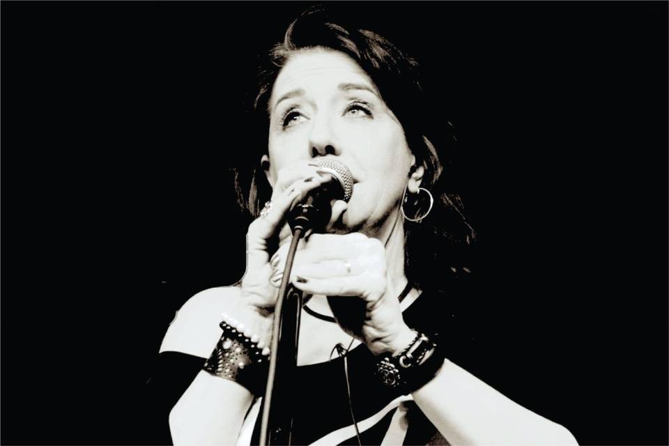 Amy Parsons, Lead Vocals