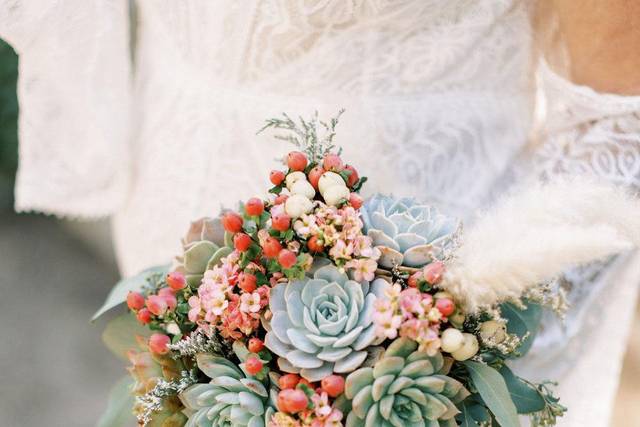 Coral accents