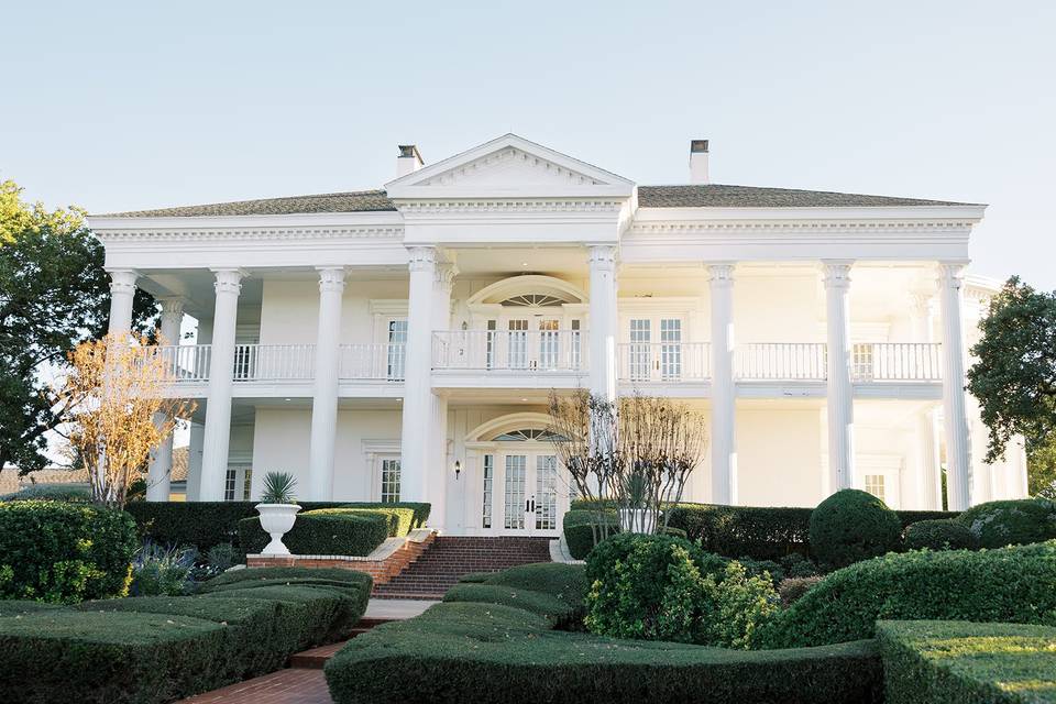 Lone Star Mansion front