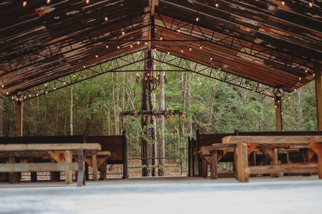 Barn Wedding in Mississippi