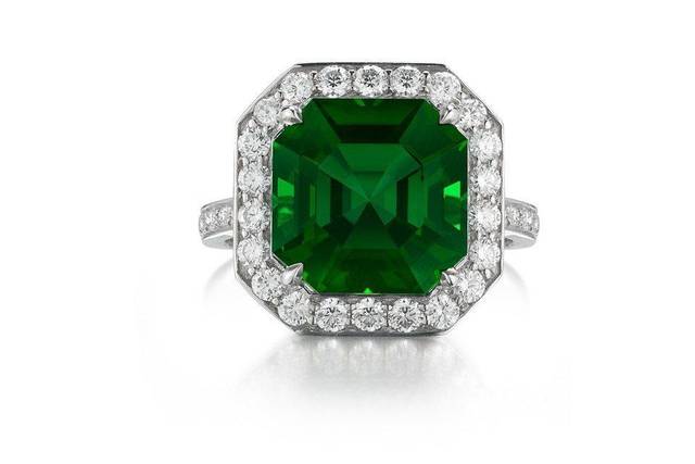18KT WHITE GOLD GREEN TOURMALINE AND DIAMOND RING