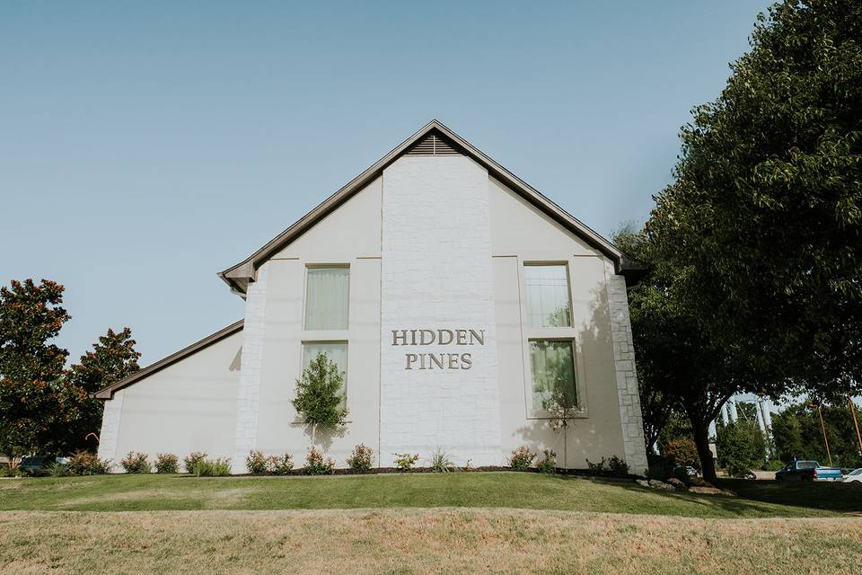 Hidden Pines | Hurst by Walters Wedding Estates