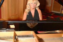 Chicago's Pianist Kathie Nicolet