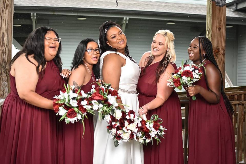 C&Jo Bride w/Bridesmaids