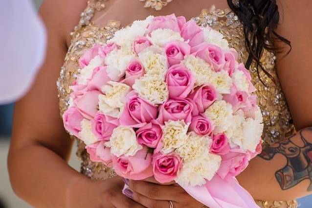 Light pink and yellow bouquet