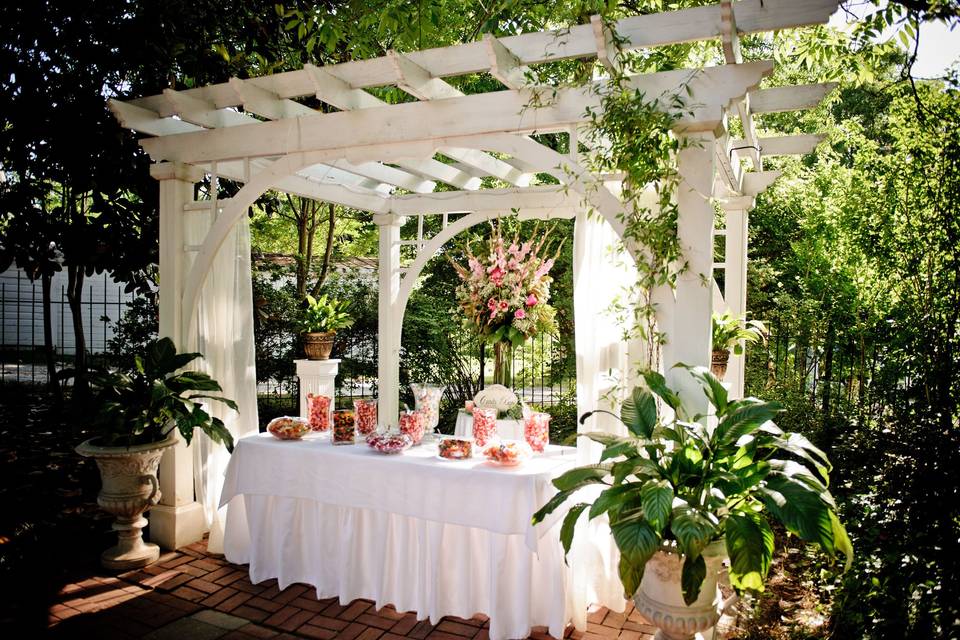 Magnolia Manor Bed & Breakfast
