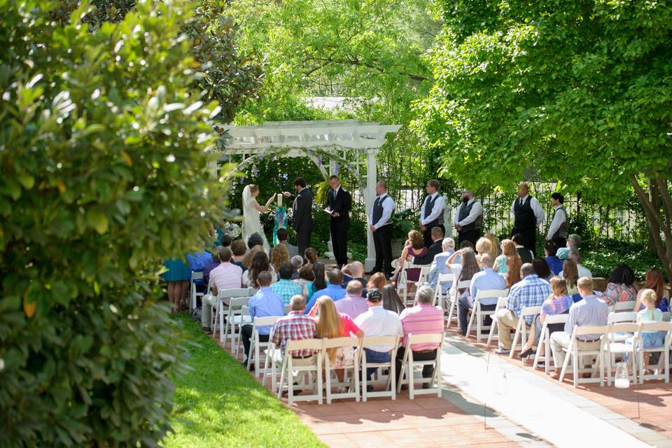Magnolia Manor Bed & Breakfast