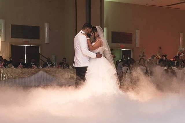 Newlyweds in cloud effect