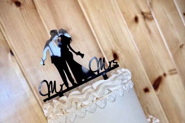 Traditional wedding cake