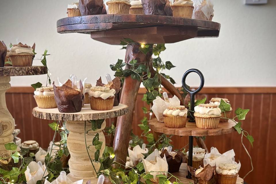 Wedding cupcake table