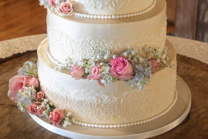 buttercream lace with flowers