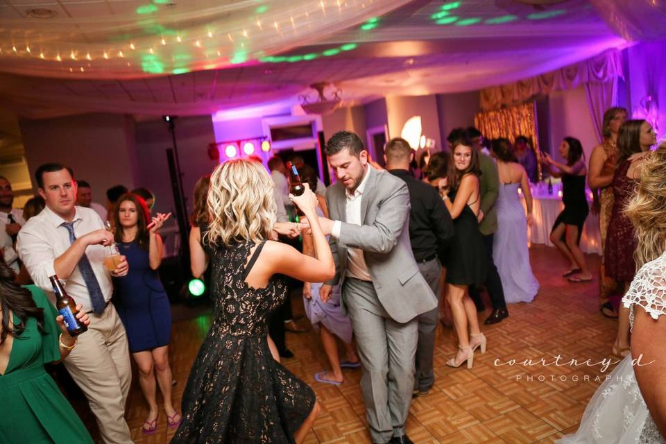 Select Receptions by CNY Select DJs| Photo by Courtney D Photo