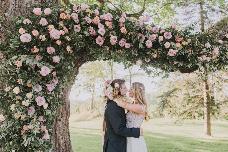 Custom ceremony floral