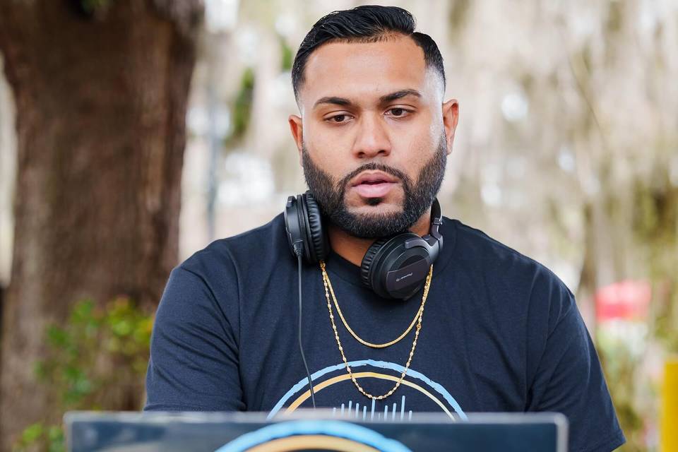 DJ PAV Events LLC