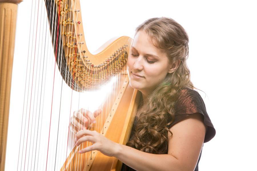 Anna Hagen with harp