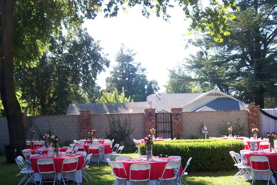 Garden table setting