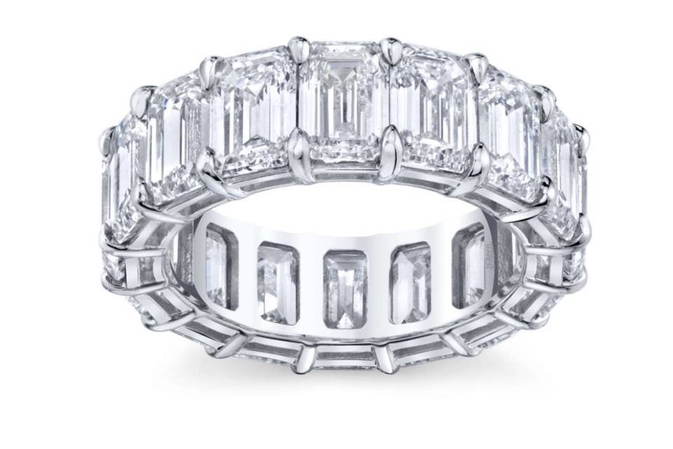 Emerald cut diamond band