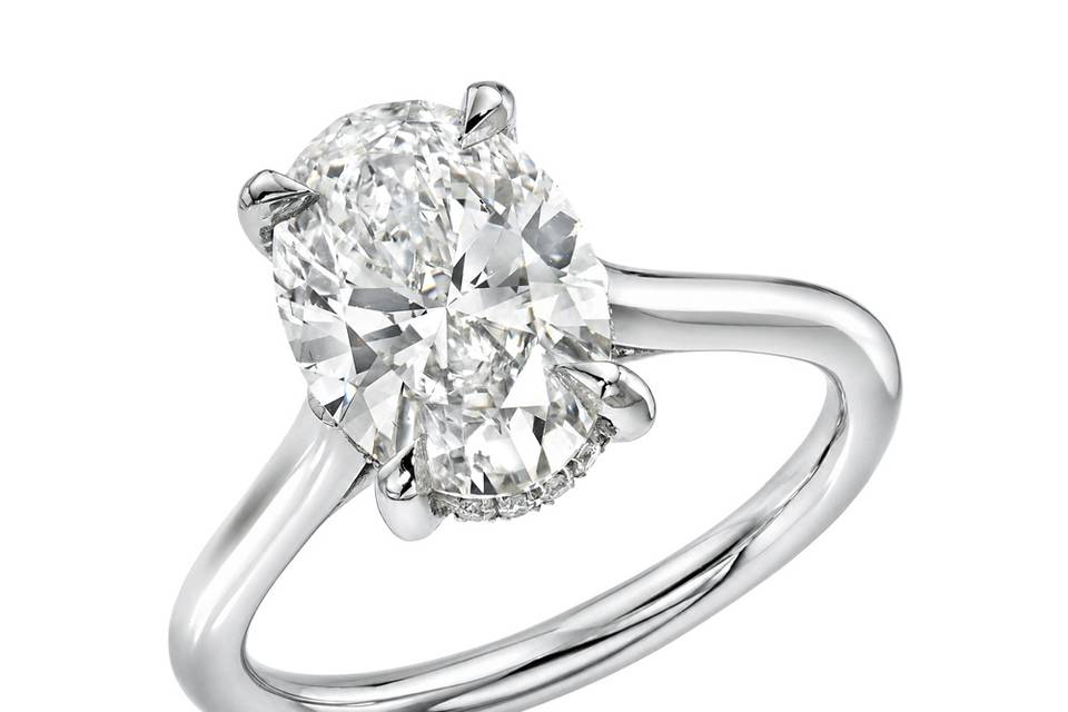 Solitaire engagement ring