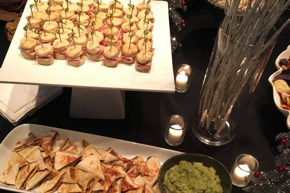 Heavy HD Buffet Xmas.jpg