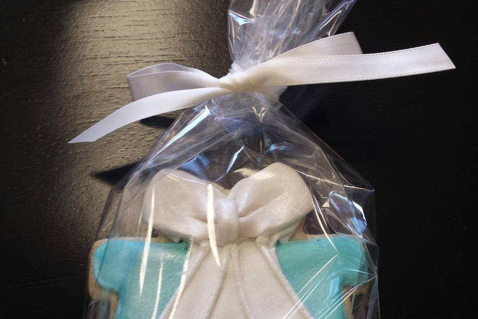 Tiffany Style Box for wedding favor.  Can also personalize with names and dates.