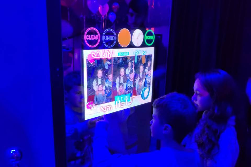 Mirror X Photo Booth
