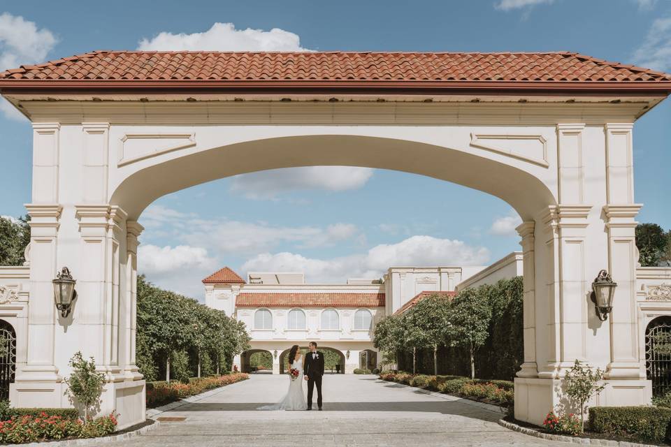 The Grand, Entrance