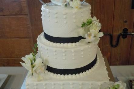 Mandy W. Wedding Cake on 9/10/113-tier - Carrot Cake and Yellow Cake