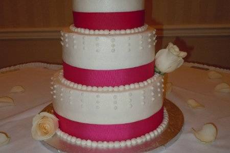 Ilissa & Matthew's Wedding Cake/CupcakesFauquier Springs Country Club 1/22/12Top Tier cake is Vanilla w/Chocolate Ganache fillingCupcakes:  Carrot, Red Velvet, Vanill and Chocolate