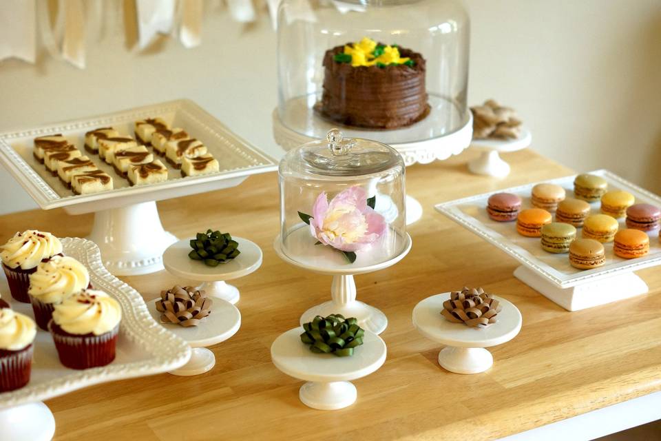 Dessert Tables & Cake Stands