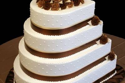 Four Tier Teardrop Shaped Wedding Cake consists of 10