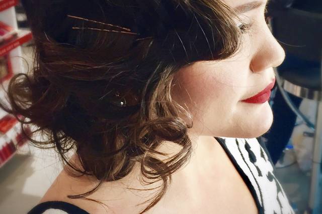 Glamorous waves