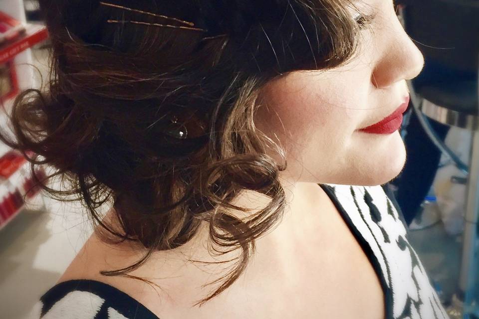 Glamorous waves