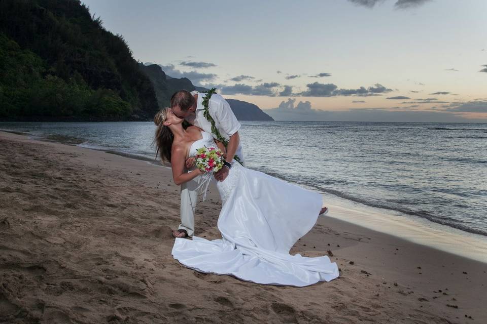 Kiss at the beach