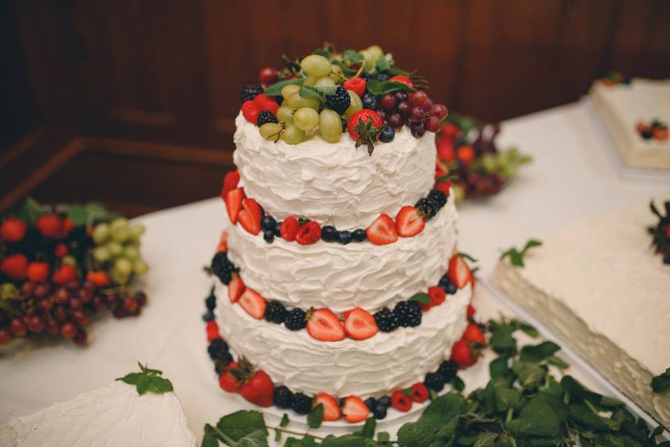 Fruity white cake