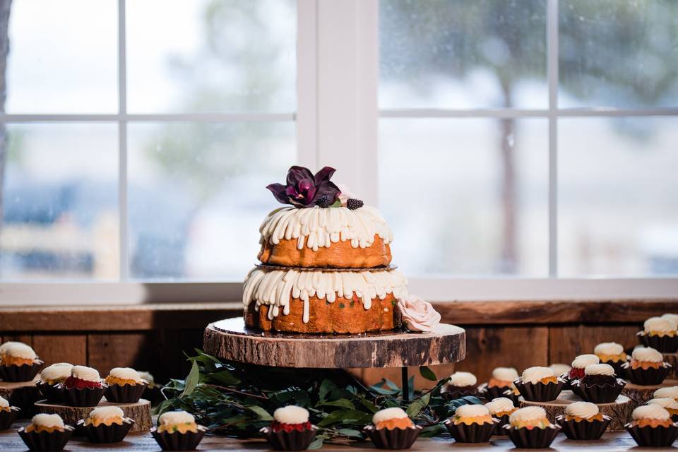CO Cake table